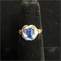 10K Yellow Gold Ring with Blue Stone