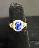 10K Yellow Gold Ring with Synthetic Blue Stone