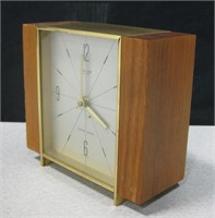 Vtg Elgin Cordless Electric Desk / Table Clock