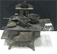 VNTG Crescent Cast Iron Miniature Stove & Pots 11"