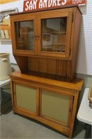 EARLY 2 DOOR / 2 DRAWER COUNTRY HUTCH