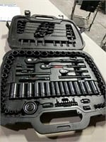 Husky 105 Piece Universal Mechanic's Tool Set