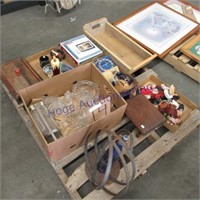 Wood tray, glassware, dolls