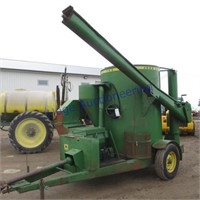 John Deere 700 mixer mill