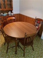 MAPLE WOOD TABLE AND 4 CHAIRS TELL CITY