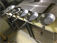 (6) BAKERS & CHEFS 8" Pans