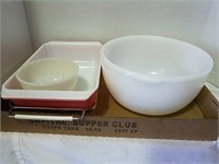 Pyrex serving dish and two bowls