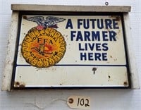 "FFA A FUTURE FARMER LIVES HERE" EMBOSSED METAL SI