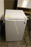 Danby Refrigerator DAR44OW