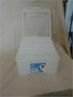 Federal case container holds up to 600 4x6 photos