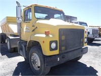 1985 International S2300 Truck