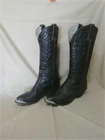 Size 6 cowgirl boots pointed toe