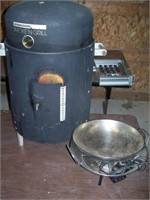 Brinkmann smokin grill and electric wok. USED.