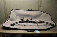 Browning Bow w/Sights, Quiver & Case, Draw 28-30",