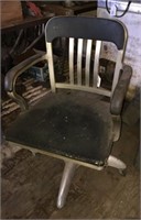 Good Form Vintage Metal Swivel Office Chair