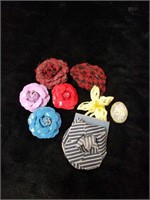 Collection of miscellaneous brooches