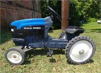 Ertl New Holland 8560 Pedal Tractor