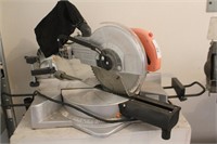 Chicago Electric compound miter saw