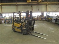 4,450 GC25K LB Cat Forklift-