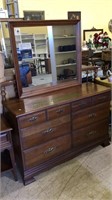 6 drawer dresser with mirror above, has other