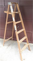 Solid 6ft Wooden Step Ladder LIKE NEW!