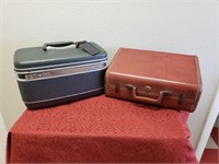 (2) Vintage Samsonite Carry On Suitcases