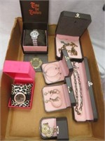 SELECTION OF (6) JUICY COUTURE JEWELRY AND