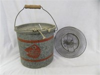 VINTAGE HIGGINS MINNOW BUCKET WITH WIRE FISHING