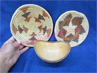 2 southwestern baskets & small wooden bowl