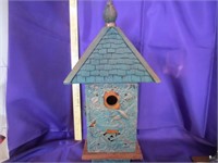 Beautifully made bird house