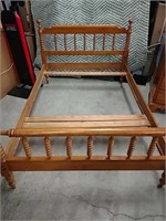 Vintage Ethan Allen Full Maple Spindle Bed