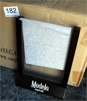 Case of Modelo table tents