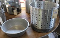 large alu. steam insert & alu. dish pan
