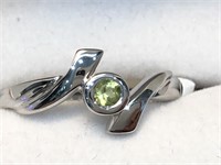 S/Silver Trillium Cut Peridot Ring