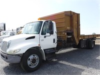 2004 International 4300 with Kirby 6 Bale Belt Fee