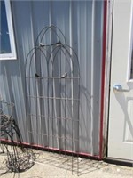 2) Sections Trellis with bird accent