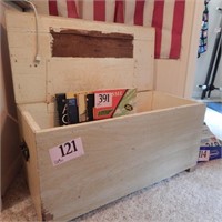 HINGED WOOD CHEST 17X33X15