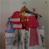 ASSORTED HANGING KITCHEN TOWELS