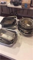 Miscellaneous aluminum baking pans and strainers