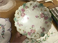 ANTIQUE 10 1/2" PORCELAIN BOWL & STITCHED RUNNER