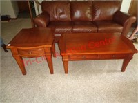 Broyhill coffee & end table set