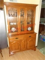 Ethan Allen china hutch