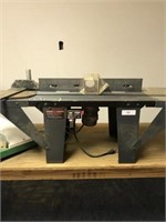VERMONT AMERICAN ROUTER TABLE