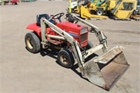 Gravely 8102 Lawn Tractor w/ 40" Loader
