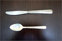 Bestik, kniv og ske / Cutlery, knife and spoon.