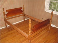 Antique Cannonball Bed