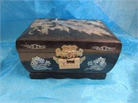 Vintage Asian theme jewelry / music box with