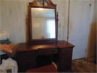 Matching vanity w/ stool