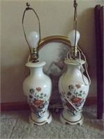 FLORAL LAMPS W/ OVAL HOUSE PICTURE