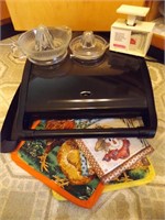 GEORGE FOREMAN GRILL, JUICERS, SCALE & HOTPADS
